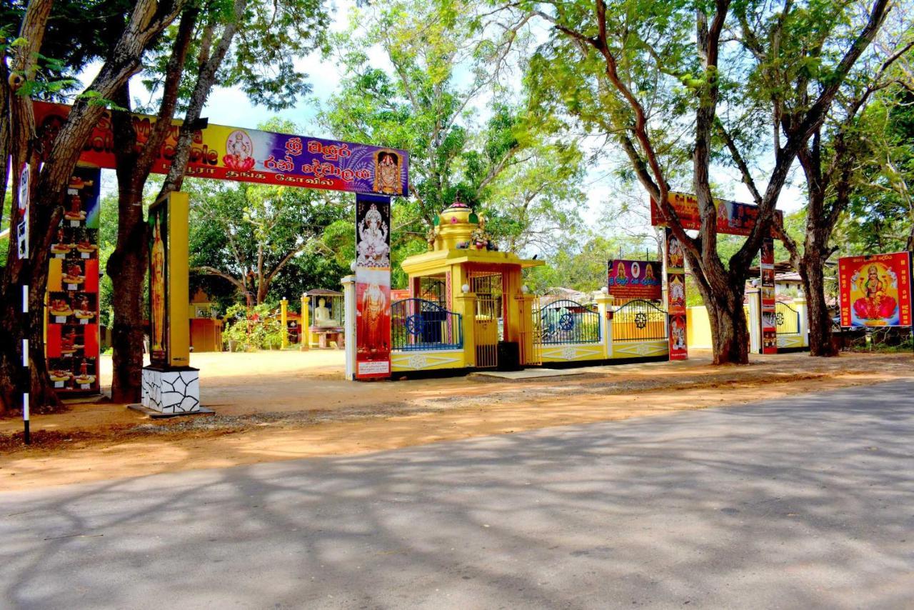 Sri Mayura Holiday Resort Kataragama Exterior foto