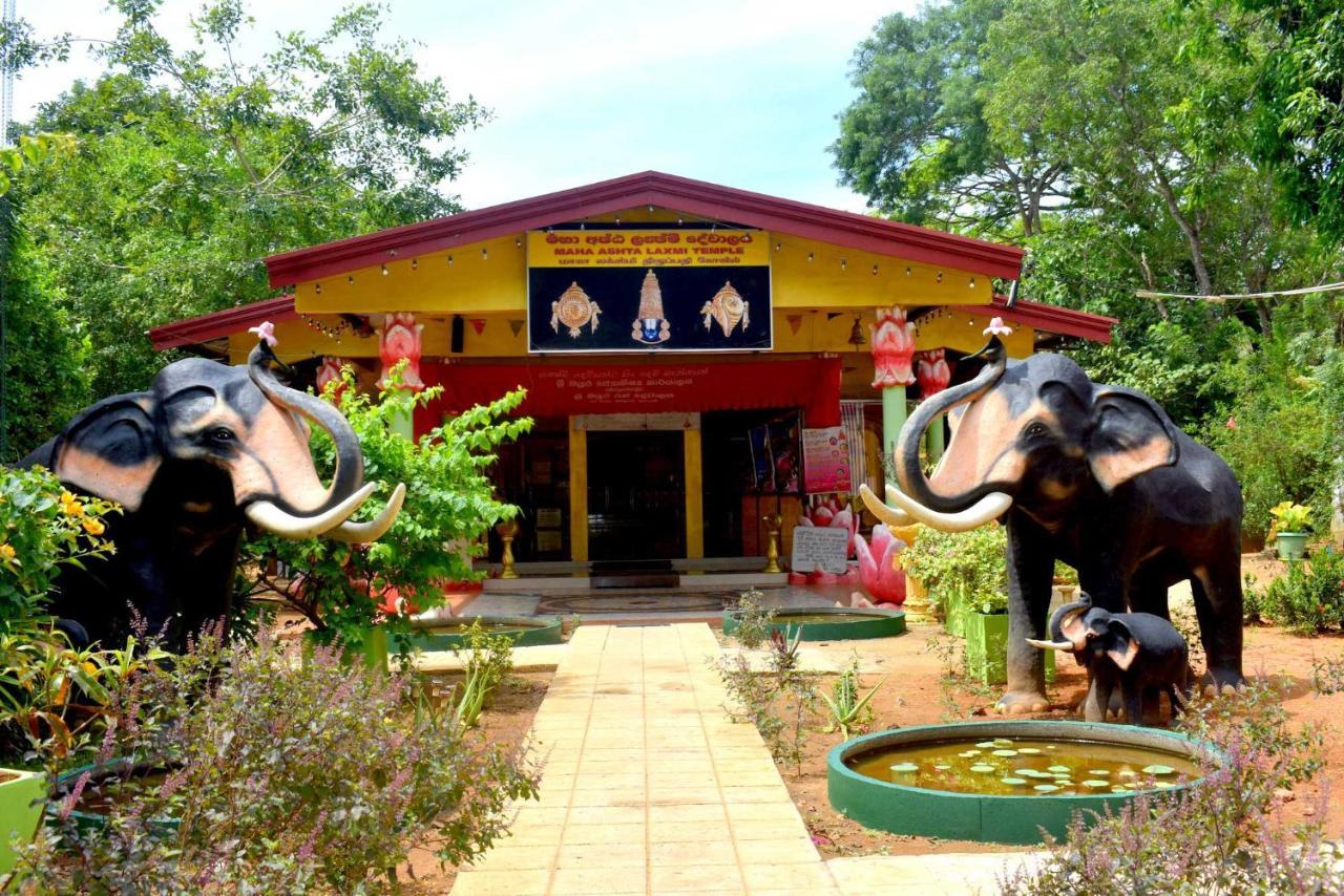 Sri Mayura Holiday Resort Kataragama Exterior foto
